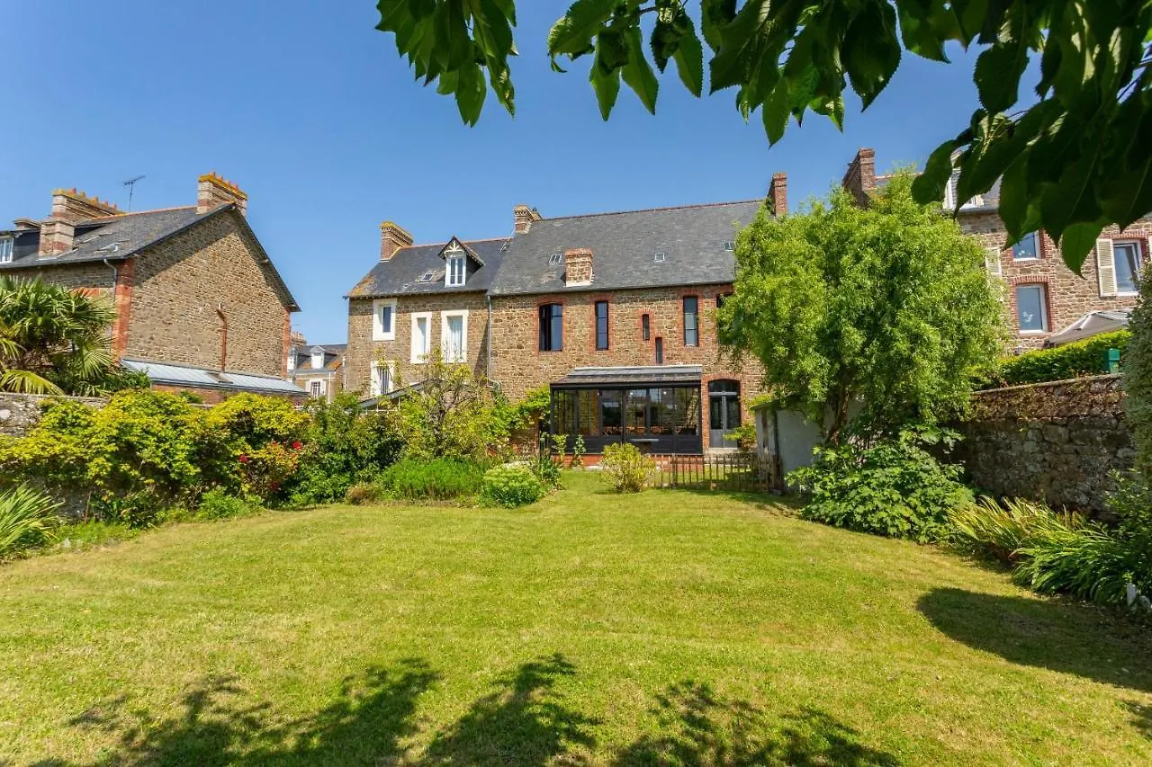 Holiday home Villa Cezembre - Belle Maison 6 Chambres Proche Plage Du Sillon Saint-Malo